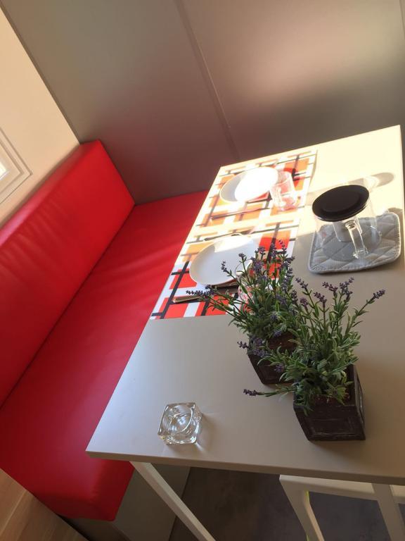 Chaletrent - Stacaravans Saint-Aygulf Hotell Fréjus Eksteriør bilde